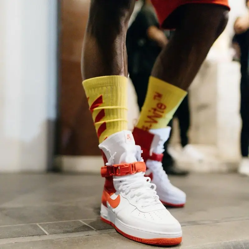 Floyd Mayweather outfit in Off-White and Nike, 2021