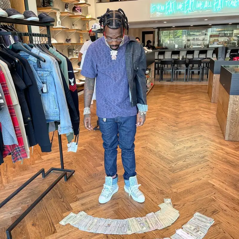 Sauce Walka outfit in Dior, 2021