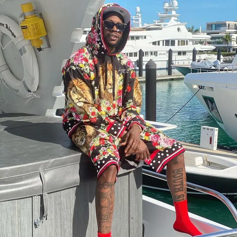 2 Chainz outfit in Dolce & Gabbana and Louis Vuitton, 2021