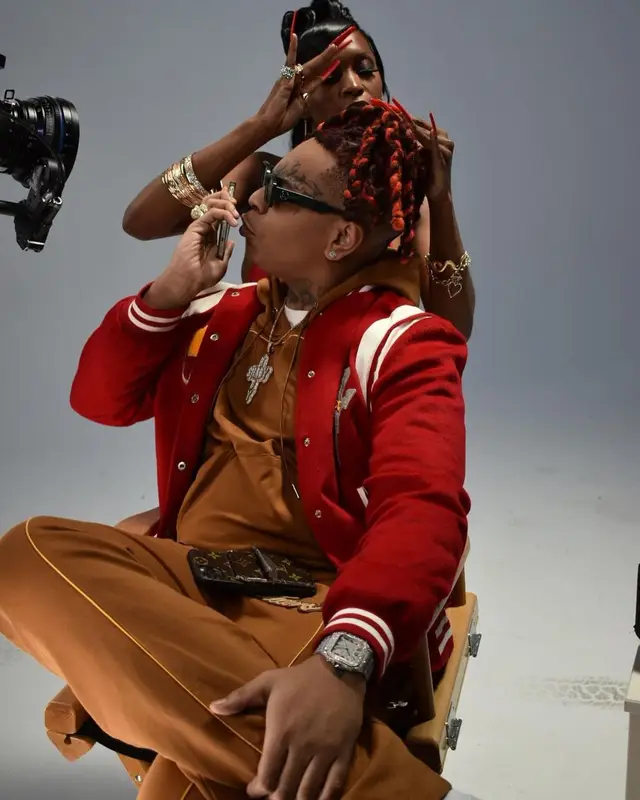 Lil Gotit outfit in Whensmokeclears and Nike, 2021