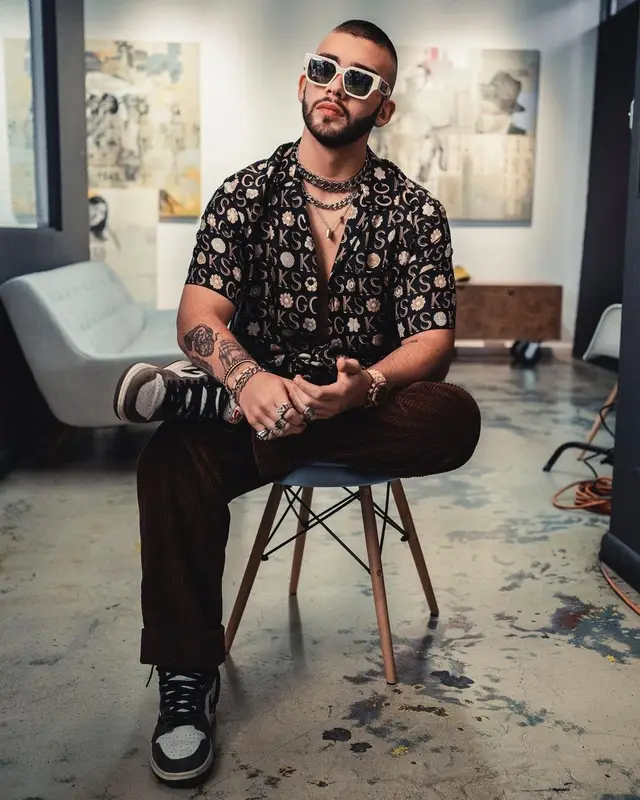 Manuel Turizo outfit in Gucci, Dior, and Ken Scott, 2021