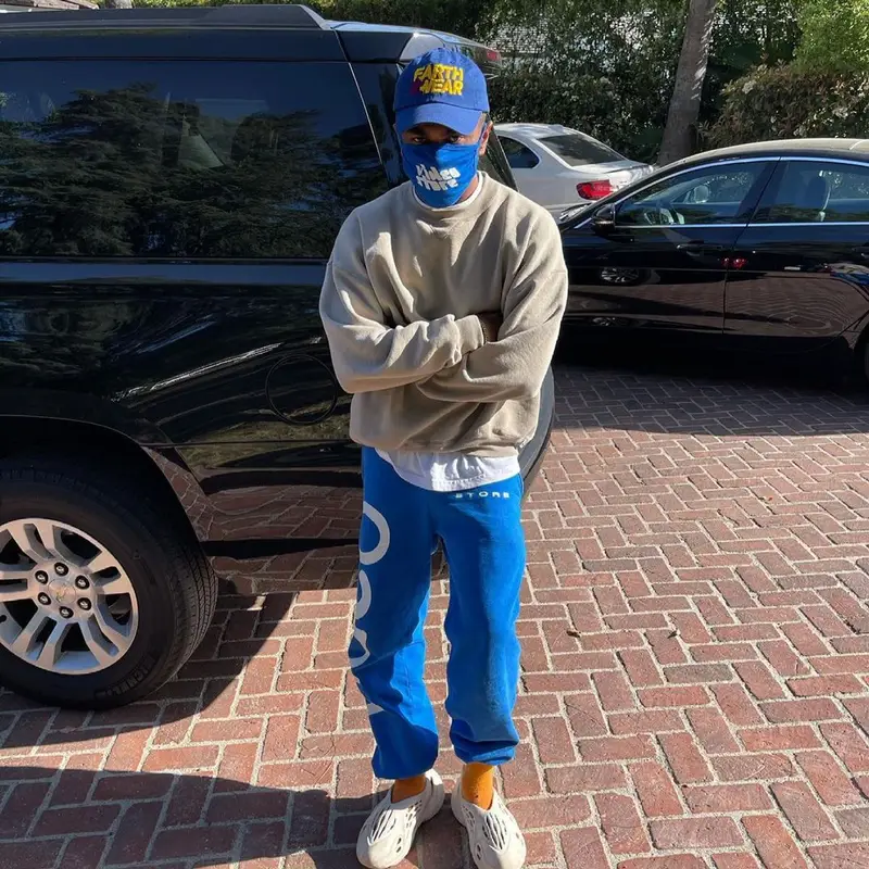 Kevin Abstract outfit in Yeezy and Holiday, 2021