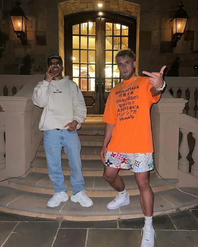 Jake Paul outfit in Balenciaga and Nike, 2021
