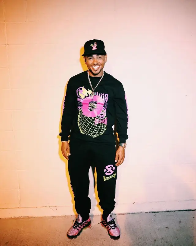 Ozuna outfit in Nike and XSET, 2021