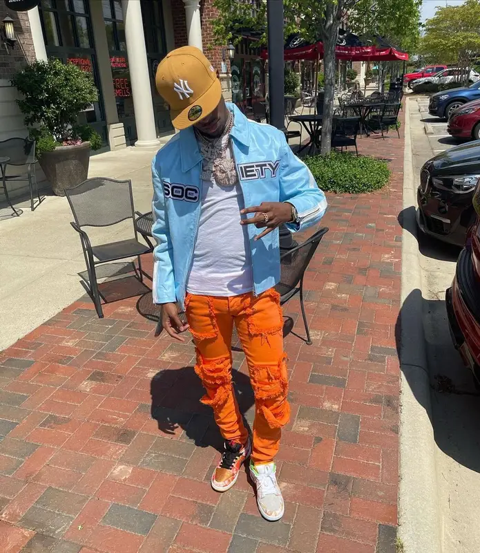 Toosii outfit in Society, Valabasas, and New Era, 2021
