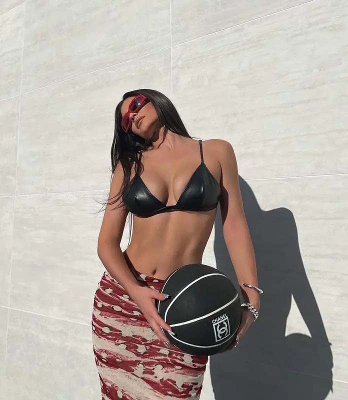 Kylie Jenner outfit in Fleur De Mal, Bottega Veneta, and Jennifer Fisher, 2021