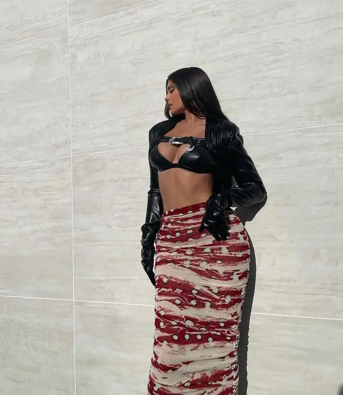 Kylie Jenner outfit in Fleur De Mal, Bottega Veneta, and Jennifer Fisher, 2021