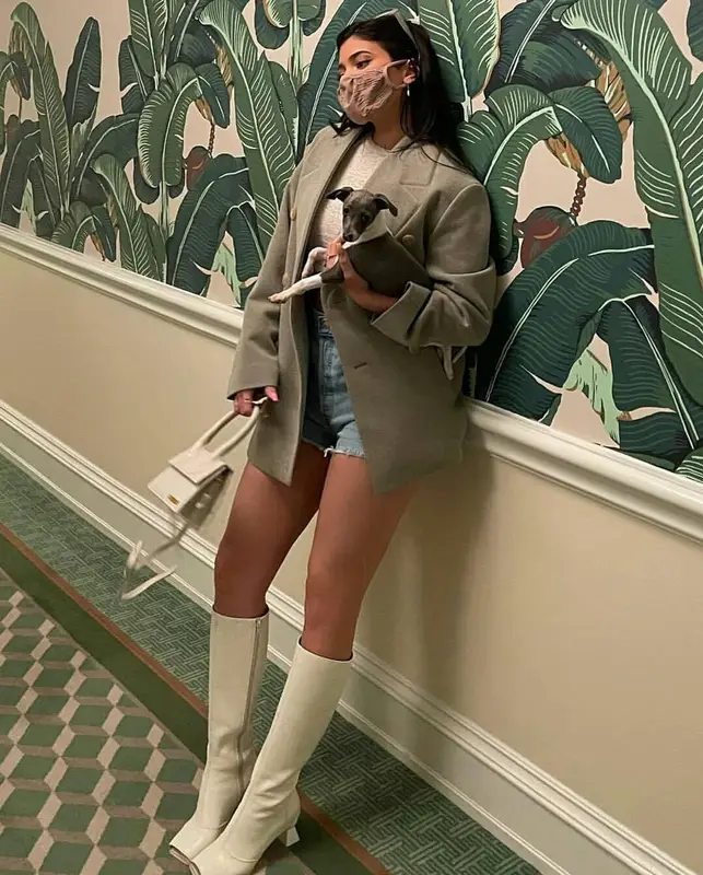 Kylie Jenner outfit in Jacquemus, Levi’s, and Skims, 2021