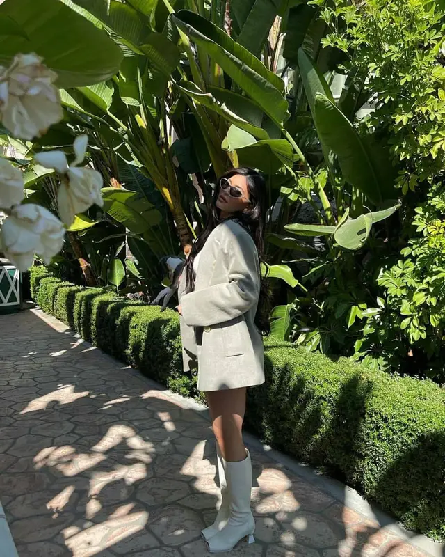 Kylie Jenner outfit in Jacquemus, Levi’s, and Skims, 2021