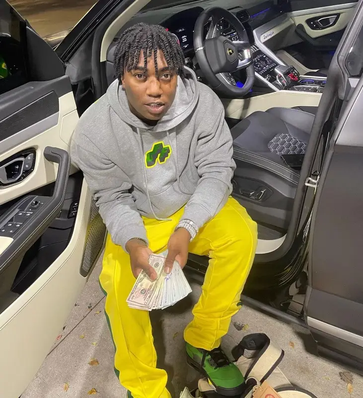 Fredo Bang outfit in Off-White, Palm Angels, and Jordan, 2021