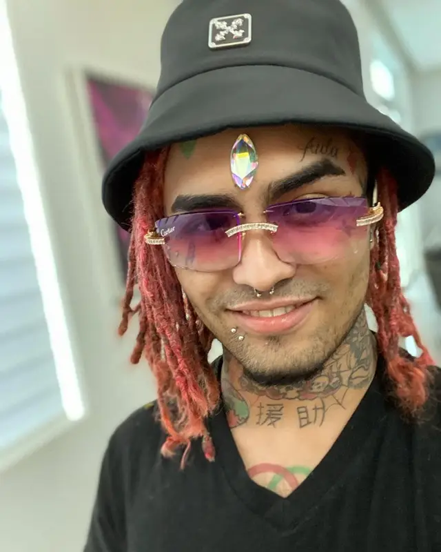 Lil Pump outfit in Dolce & Gabbana, Cartier, and Off-White, 2021