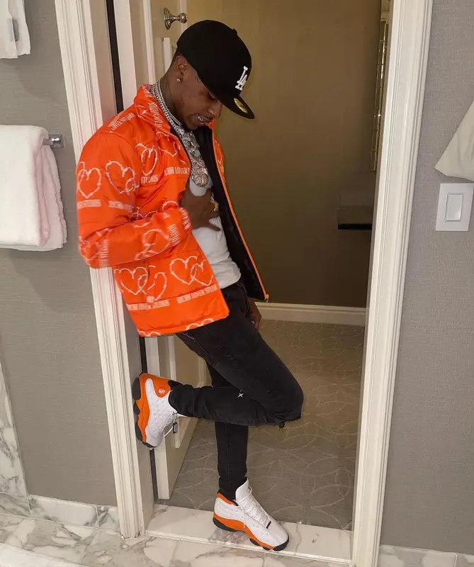 Toosii outfit in Richh Lover , Jordan, and New Era, 2021