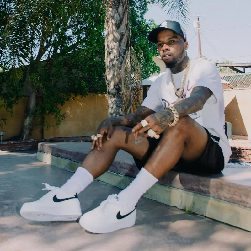 Tory Lanez outfit in Gallery Dept., Nike, and Off-White, 2021