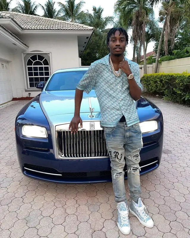 Lil Tjay outfit in Dior and Amiri, 2021