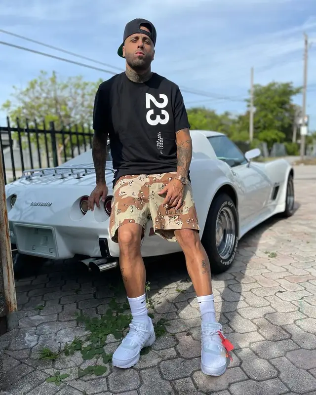Nicky Jam outfit in Jordan, Gallery Dept., and Nike, 2021