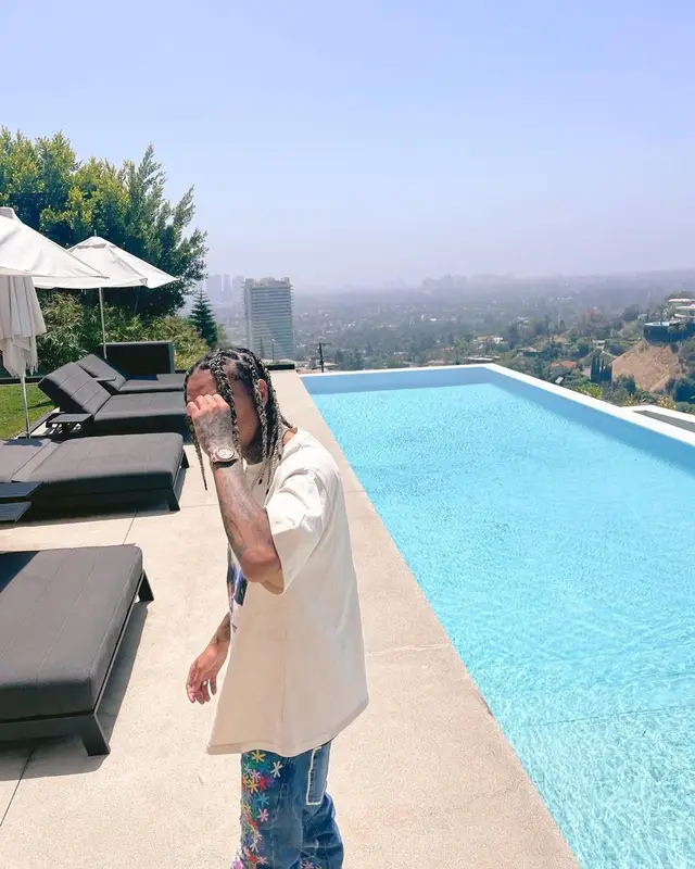 Tyga outfit in Homme + Femme, Pale, and Nike, 2021