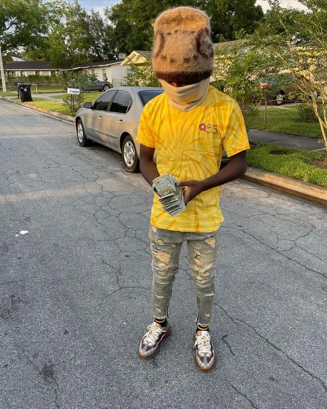LPB Poody outfit in Onsomeshit and Gucci, 2021