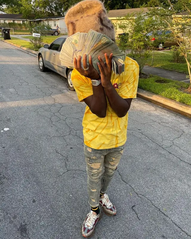 LPB Poody outfit in Onsomeshit and Gucci, 2021