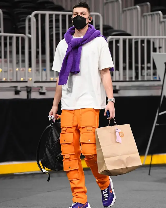 Tyler Herro outfit in Nyc Vibez, Louis Vuitton, and Henry Mask, 2021