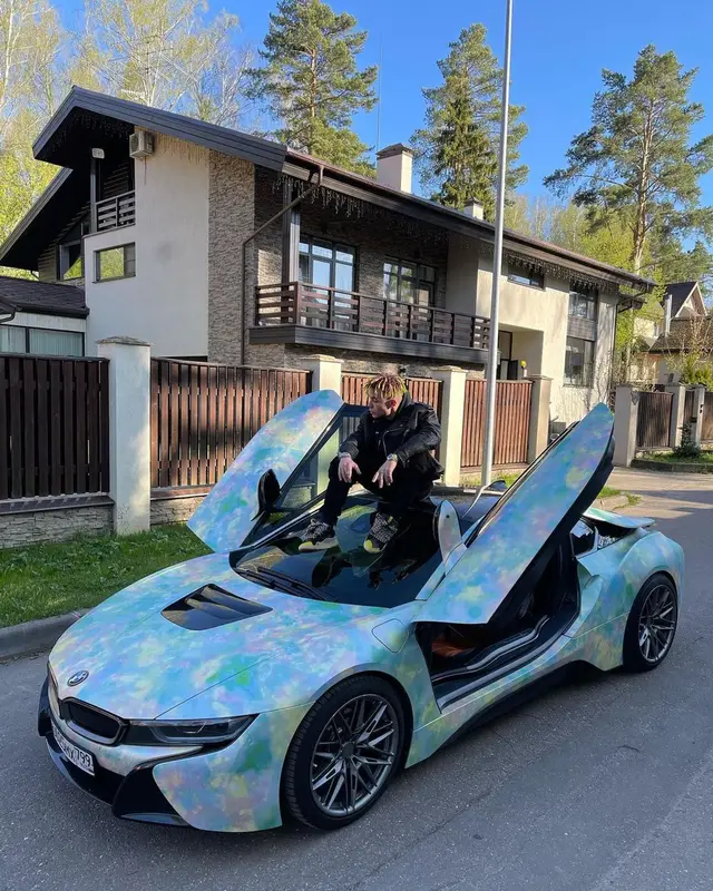 Элджей outfit in Balenciaga, Nike, and Drake Merch, 2021