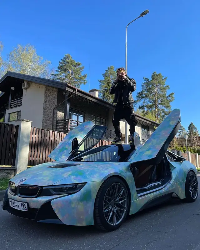 Элджей outfit in Balenciaga, Nike, and Drake Merch, 2021