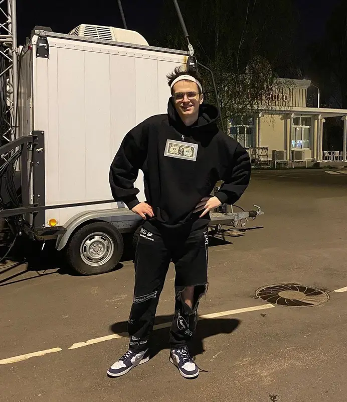 Бустер outfit in Kirill.Shev, Bershka, and Nike, 2021
