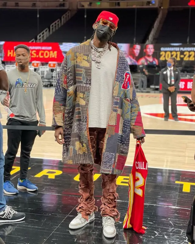 2 Chainz outfit in Louis Vuitton, New Era, and NBA, 2021