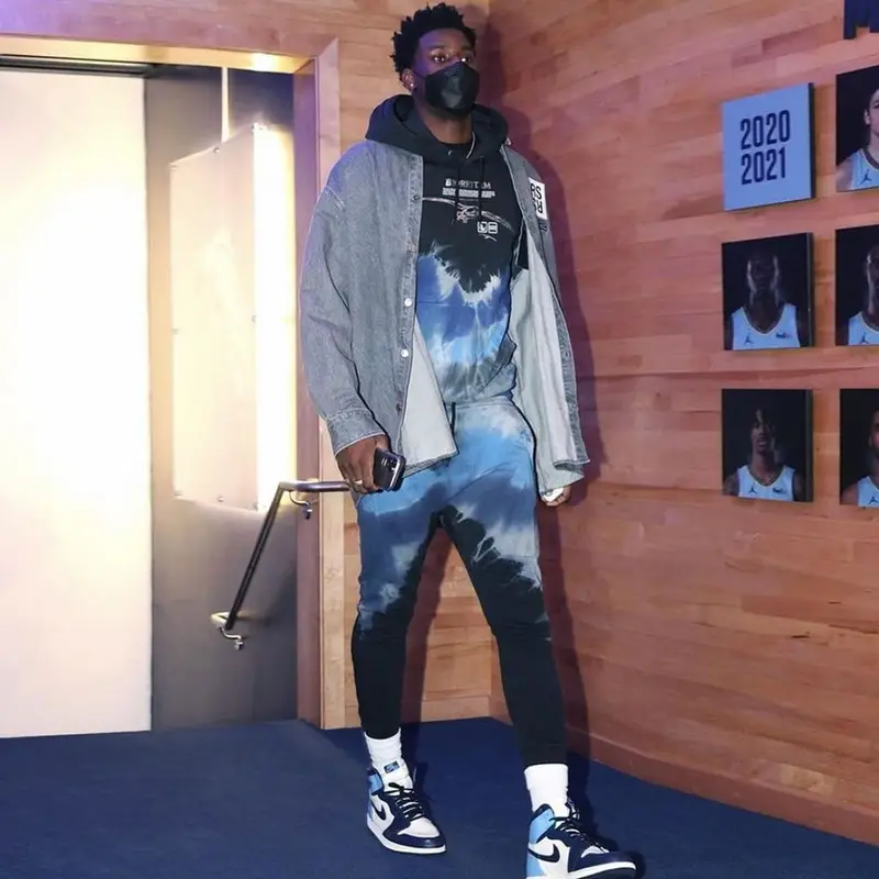 Jaren Jackson Jr. outfit in Mauna Kea, 2021