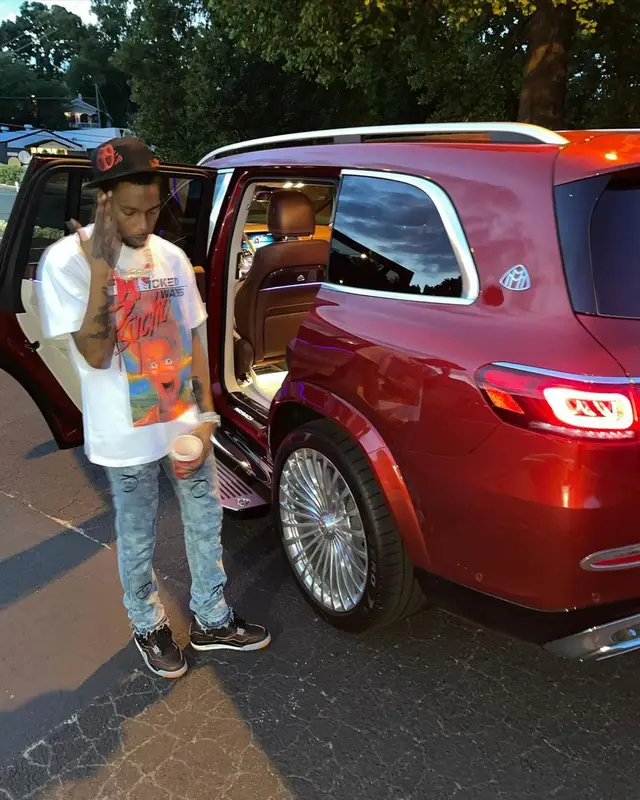 Key Glock outfit in Always on Tour, Jordan, and New Era, 2021