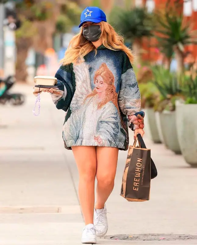 Addison Rae outfit in Noname, Nike, and Pythia, 2021