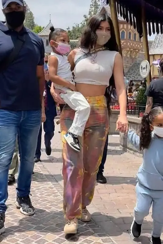Kylie Jenner outfit in Jordan, Louis Vuitton, and Skims, 2021