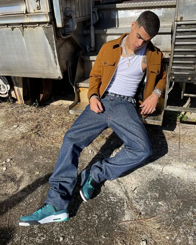 Lunay outfit in Ami Alexandre Mattiussi, Nudie Jeans, and Calvin Klein, 2021