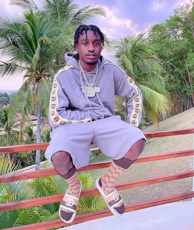 Lil Tjay outfit in Gucci, 2021