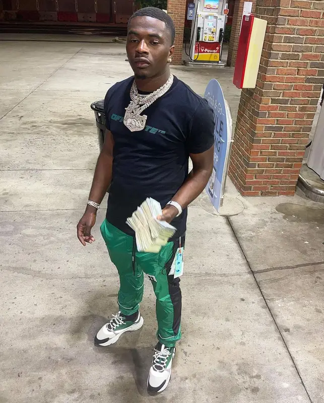 Bankroll Freddie outfit in Off-White and Dior, 2021