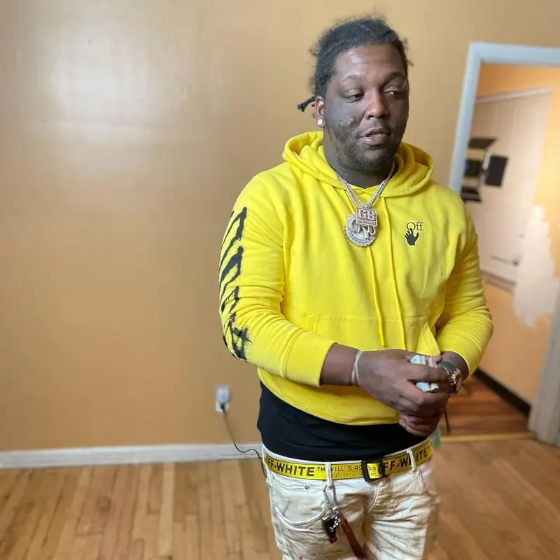 Rio Da Yung Og outfit in Off-White and Purple Brand, 2021