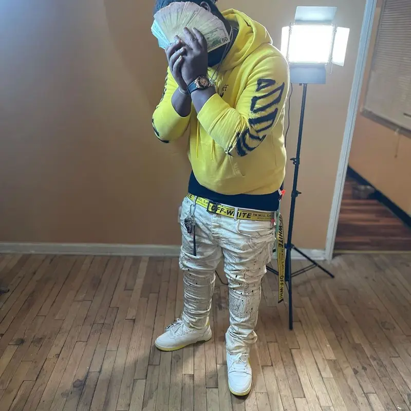 Rio Da Yung Og outfit in Off-White and Purple Brand, 2021