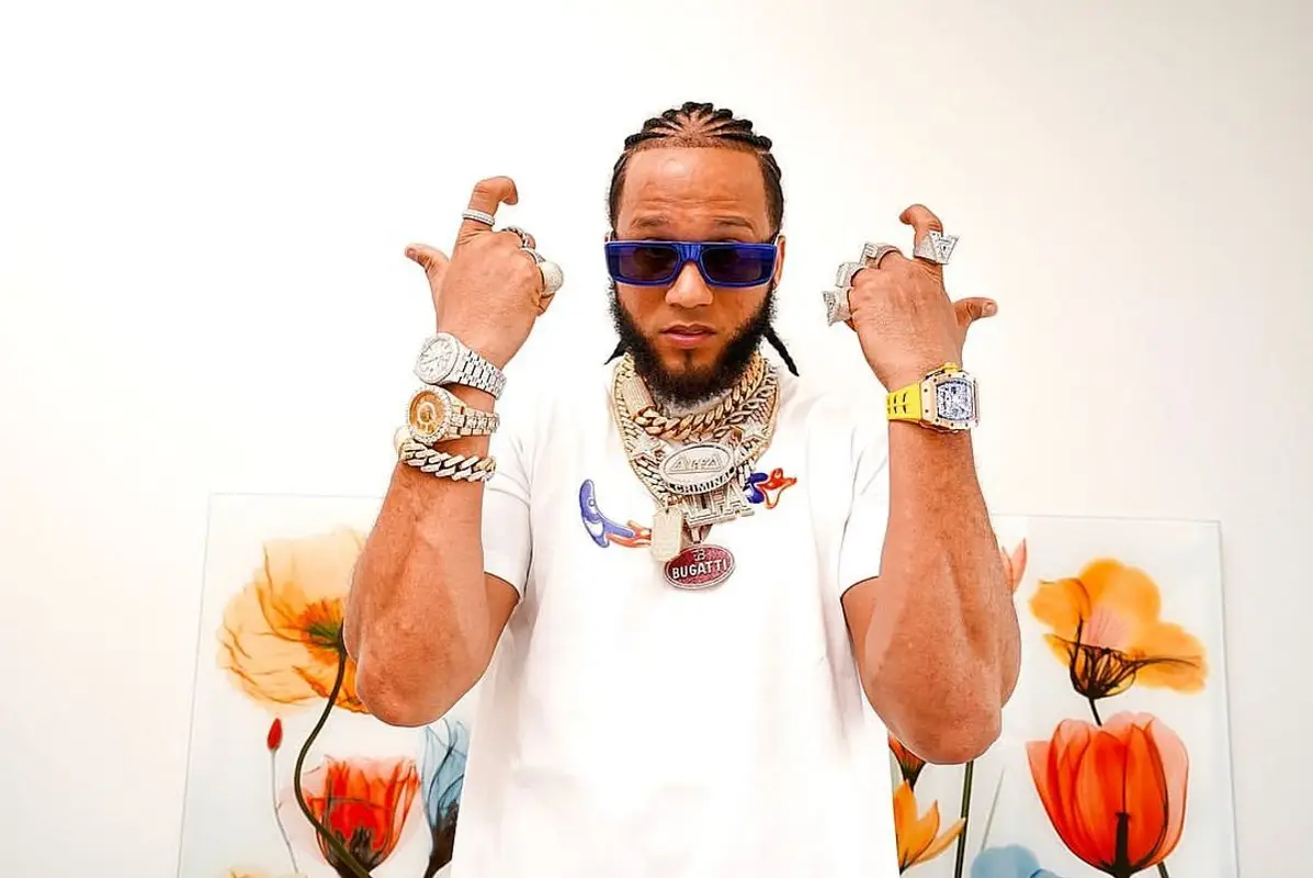 El Alfa El Jefe outfit in Dior, Retrosuperfuture, and Kenny Scharf, 2021
