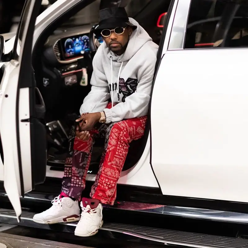 Fabolous outfit in Palm Angels and Jordan, 2021