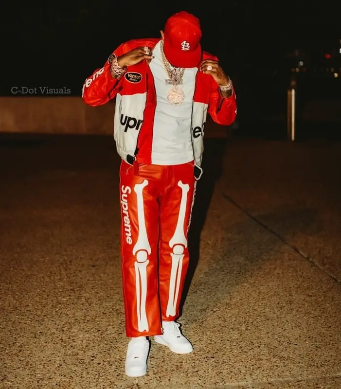 Fabolous outfit in Supreme, Nike, and New Era, 2021