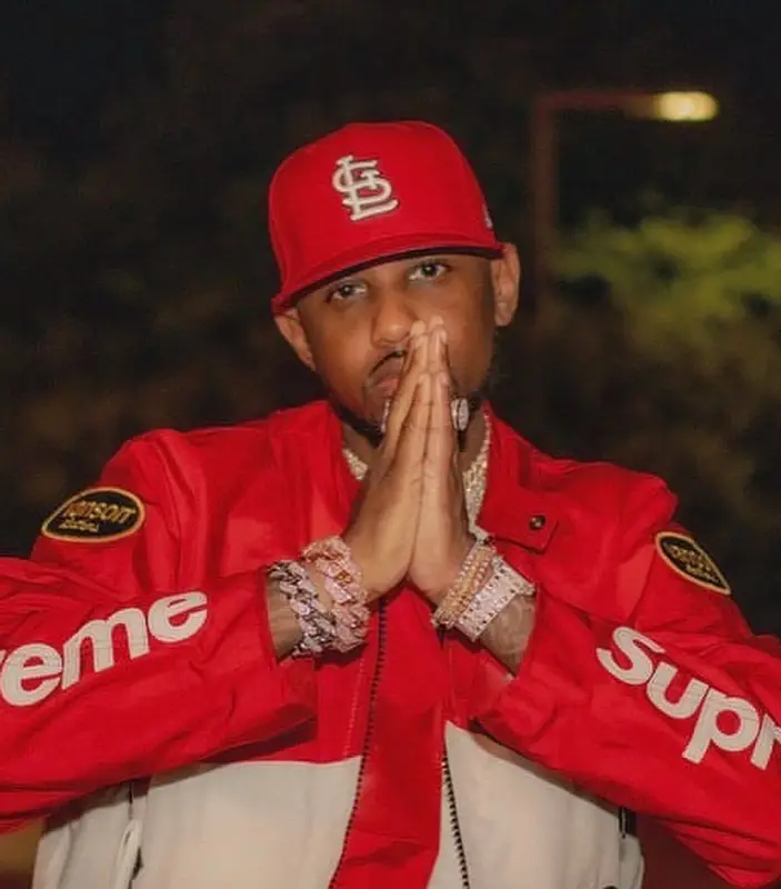 Fabolous outfit in Supreme, Nike, and New Era, 2021
