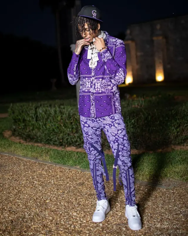 NLE Choppa outfit in Valabasas, Nike, and New Era, 2021