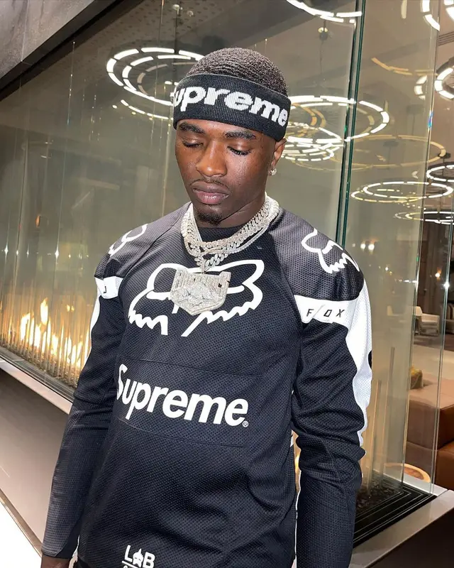 Bankroll Freddie outfit in Nike, Supreme, and New Era, 2021