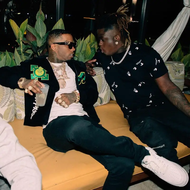 Tory Lanez outfit in Off-White, Amiri, and Louis Vuitton, 2021