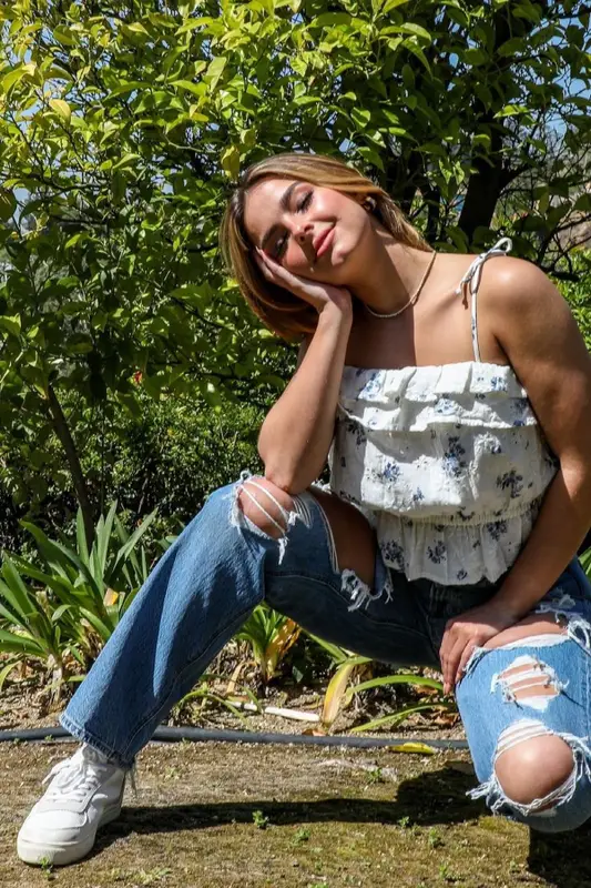 Addison Rae outfit in American Eagle, 2021