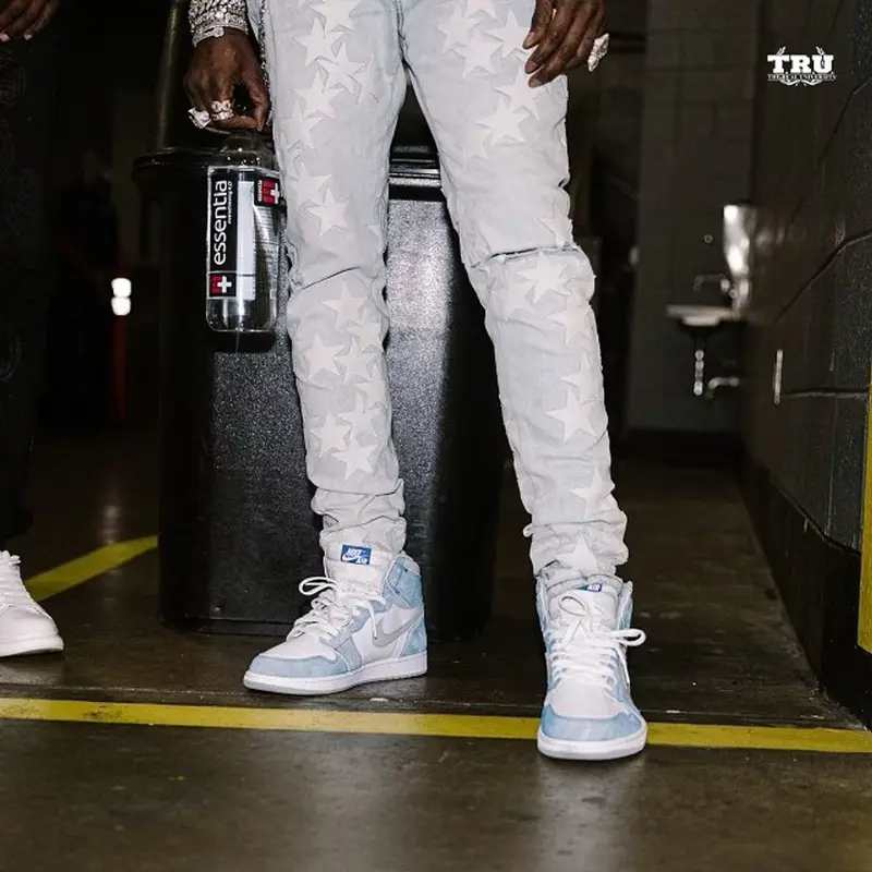 2 Chainz outfit in Young Thug Merch, Louis Vuitton, and Supreme, 2021