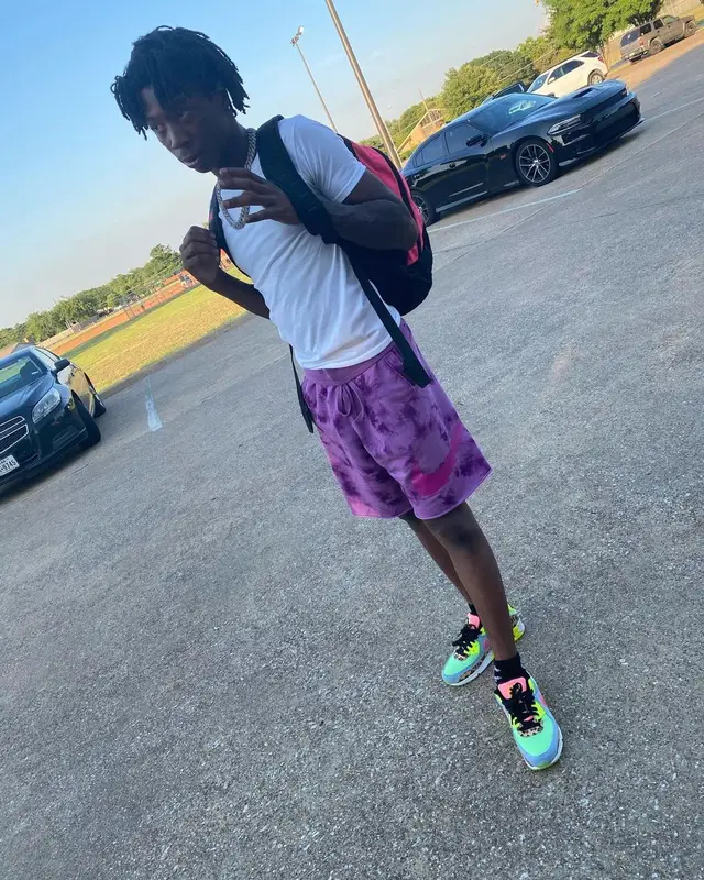 Lil Loaded outfit in Hanes and Nike, 2020
