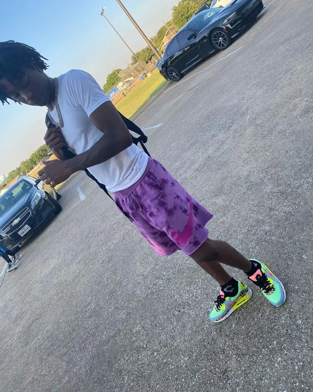Lil Loaded outfit in Hanes and Nike, 2020