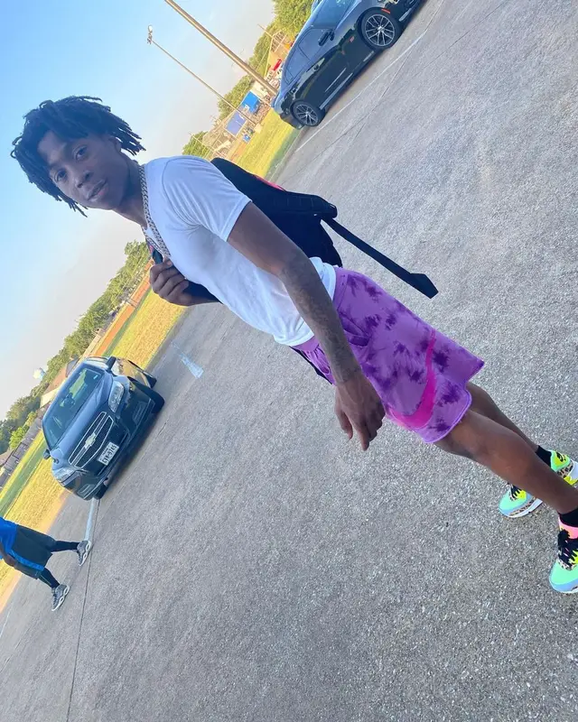 Lil Loaded outfit in Hanes and Nike, 2020