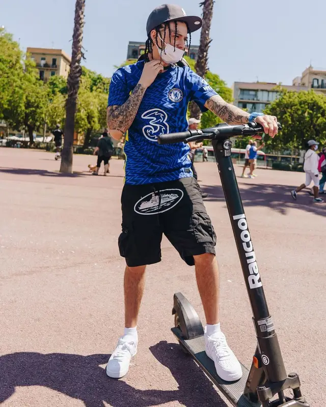 Central Cee outfit in Nike and New Era, 2021