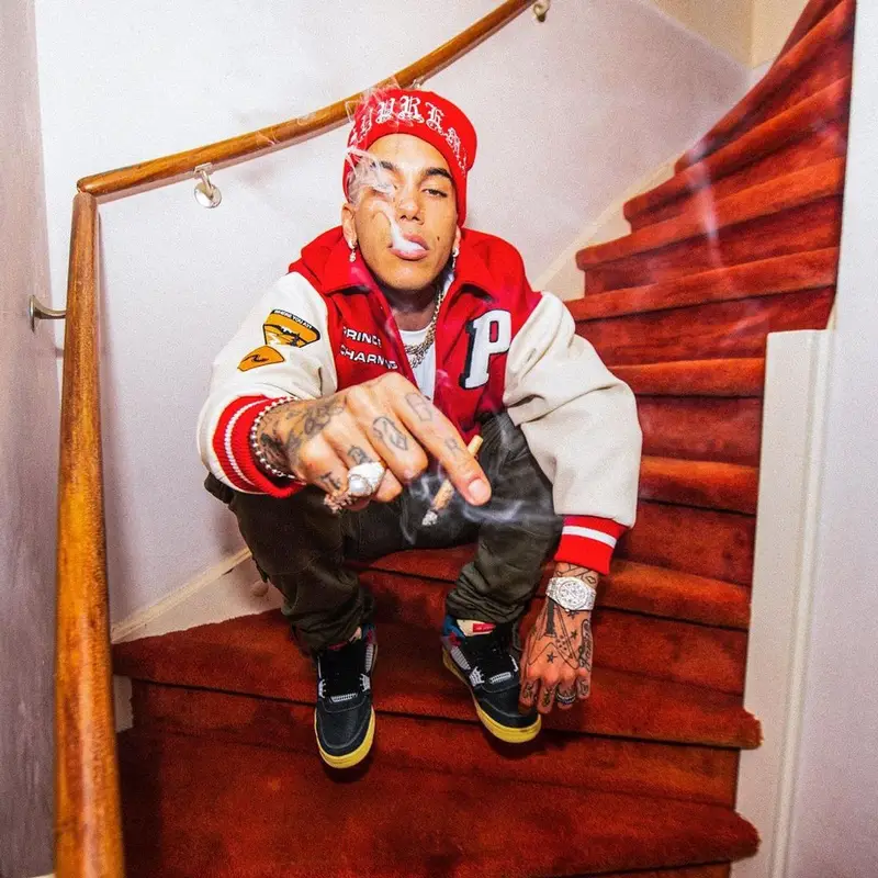 Sfera Ebbasta outfit in A Few Good Kids, Amiri, and Supreme, 2021